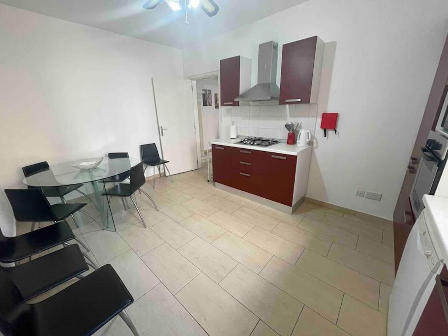 Apartament Gzira / Sliema Wifi & Ac ! Great Value & Location Zewnętrze zdjęcie